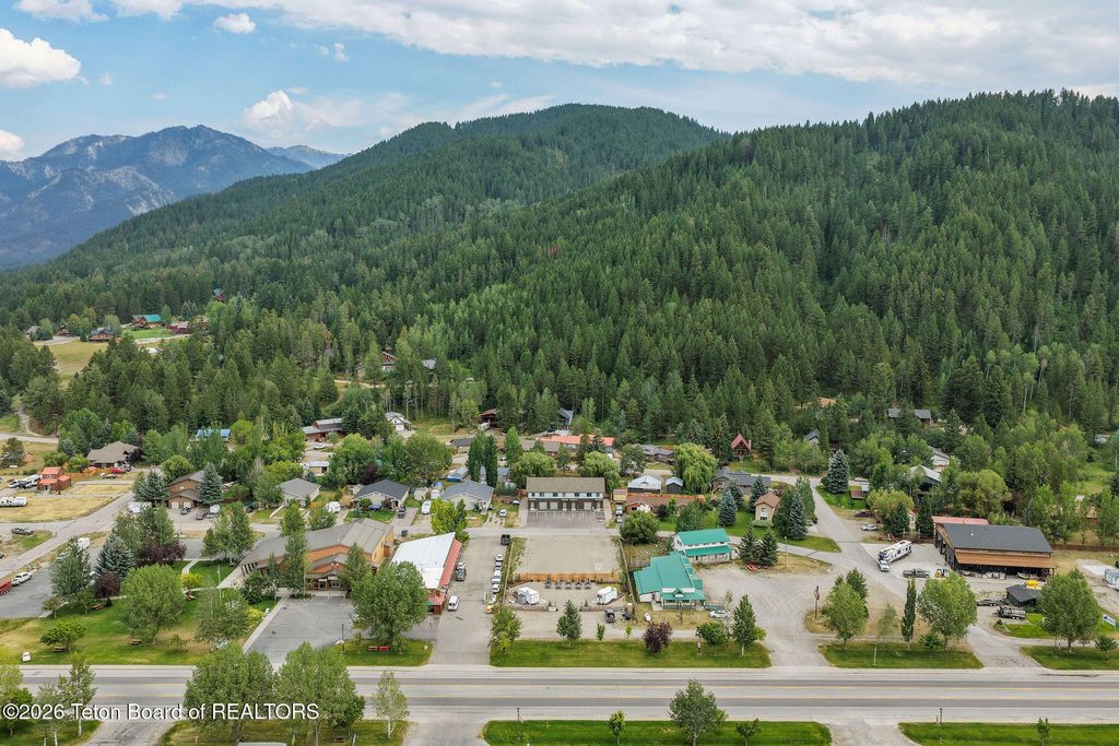 161 ALPINE Drive, Alpine, WY 83128 photo 3