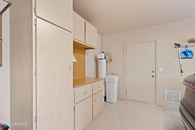 5629 W Silent Wash Place, Marana, AZ 85658