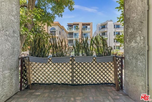 2031 S Bentley Avenue 107, Los Angeles, CA 90025