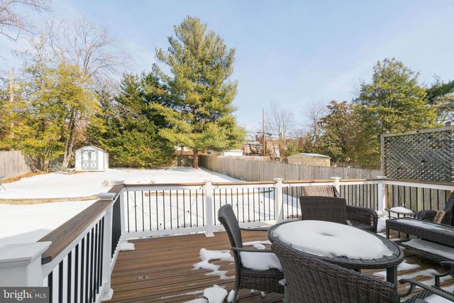 6070 WOOTEN DR, Falls Church, VA 22044