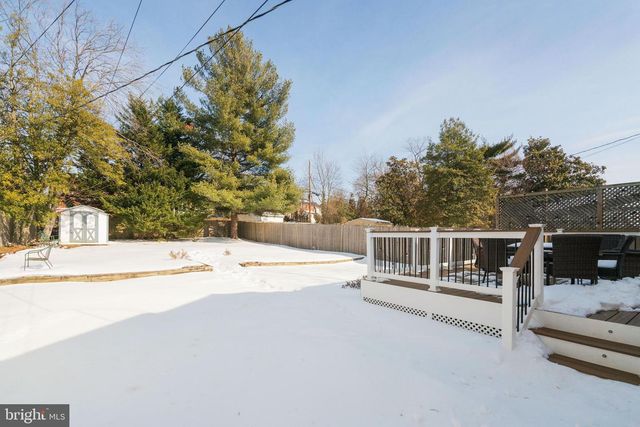 6070 WOOTEN DR, Falls Church, VA 22044