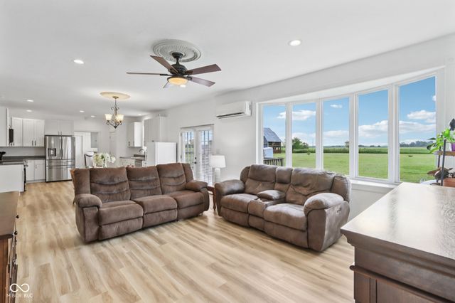 9503 S 600 E, Jonesboro, IN 46938