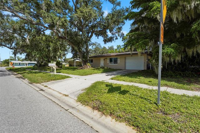 4923 BROOKMEADE DRIVE, Sarasota, FL 34232