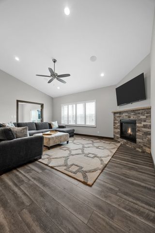 1518 38th Street SE, Cedar Rapids, IA 52403