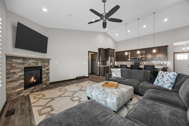 1518 38th Street SE, Cedar Rapids, IA 52403