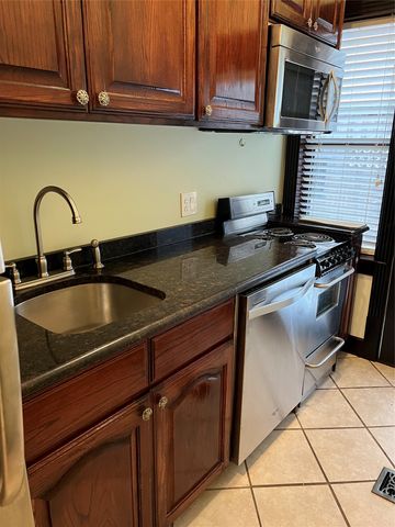 826 Blaylock Drive 2, Dallas, TX 75203