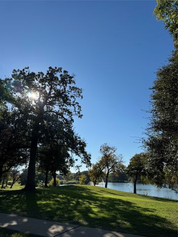 826 Blaylock Drive 2, Dallas, TX 75203