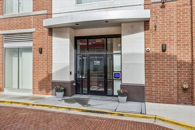 1124 LAKE Street 503, Oak Park, IL 60301