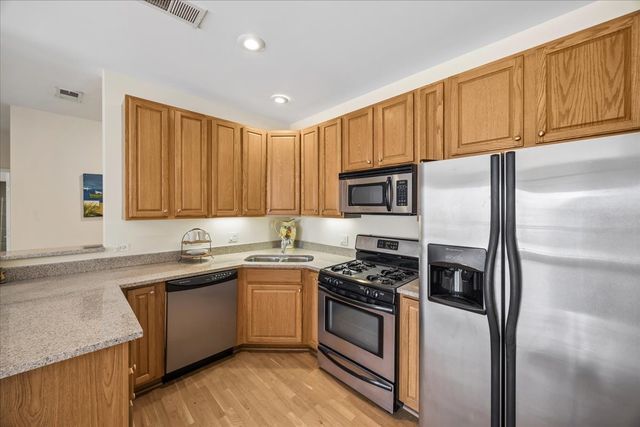 1124 LAKE Street 503, Oak Park, IL 60301
