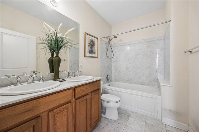 1124 LAKE Street 503, Oak Park, IL 60301