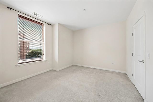 1124 LAKE Street 503, Oak Park, IL 60301