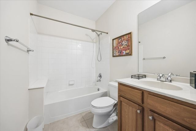 1124 LAKE Street 503, Oak Park, IL 60301