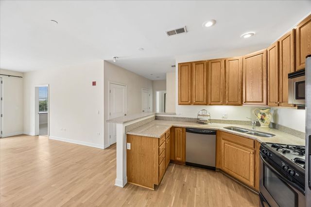 1124 LAKE Street 503, Oak Park, IL 60301