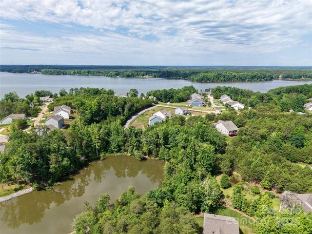 18524 Mainsail Court, Lancaster, SC 29720