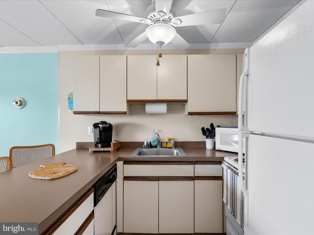 Image 13 of property listing at 17 70TH ST #25, Ocean City, MD 21842