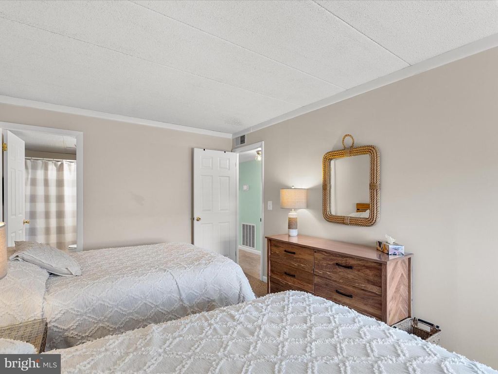 Image 25 of property listing at 17 70TH ST #25, Ocean City, MD 21842
