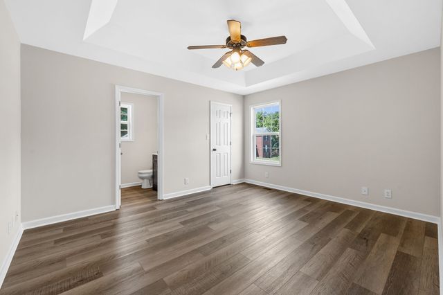 320 Maple Park Dr, Clarksville, TN 37040