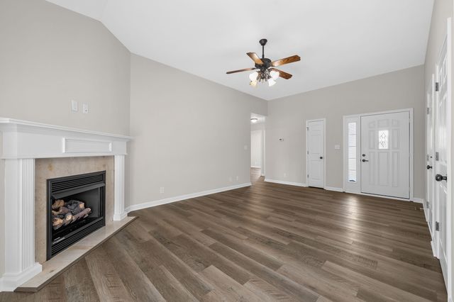 320 Maple Park Dr, Clarksville, TN 37040