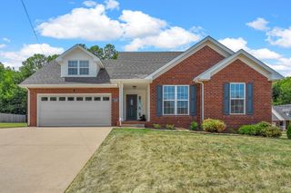 320 Maple Park Dr, Clarksville, TN 37040