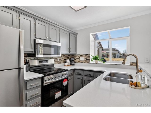 17158 E Whitaker Dr B, Aurora, CO 80015