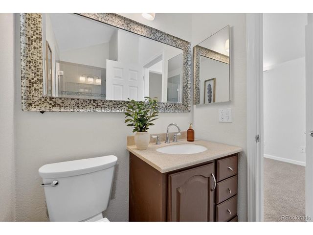 17158 E Whitaker Dr B, Aurora, CO 80015