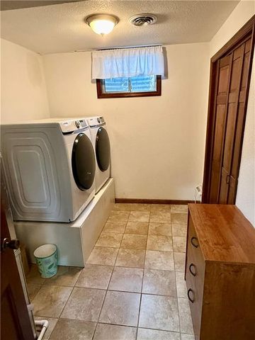 1022 W COOPER Street, Maryville, MO 64468