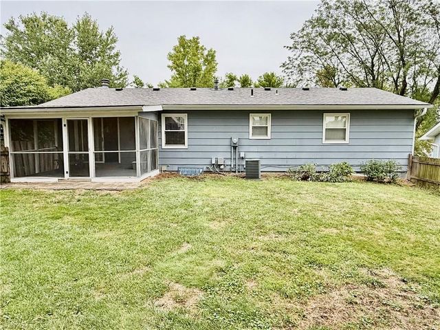 1022 W COOPER Street, Maryville, MO 64468