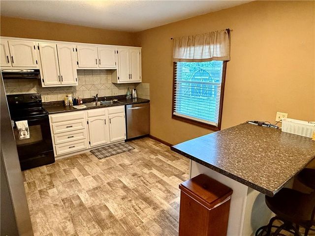 1022 W COOPER Street, Maryville, MO 64468