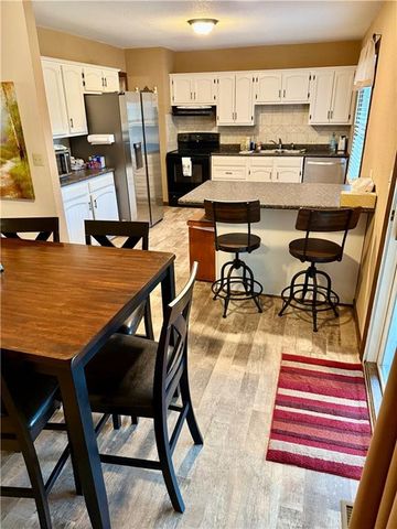 1022 W COOPER Street, Maryville, MO 64468