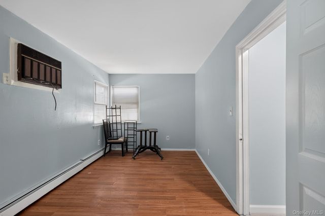 3 Hickory Place, Bay Shore, NY 11706