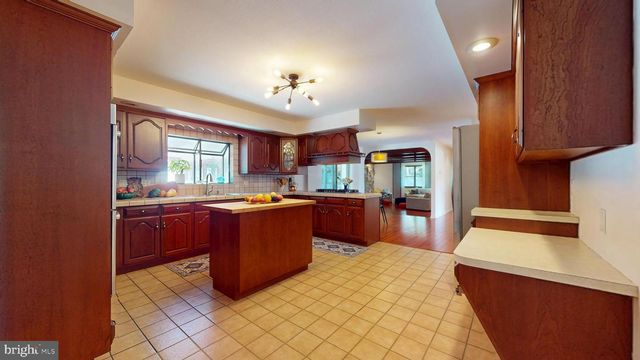 23 GEORGETOWN CT, Linwood, NJ 08221