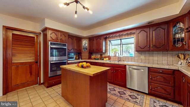 23 GEORGETOWN CT, Linwood, NJ 08221