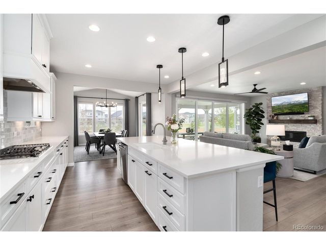 27794 E Davies Dr, Aurora, CO 80016