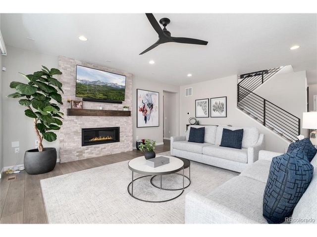 27794 E Davies Dr, Aurora, CO 80016