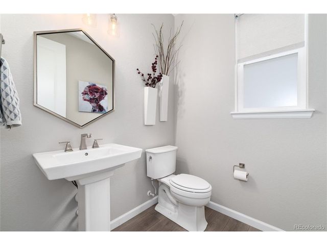 27794 E Davies Dr, Aurora, CO 80016
