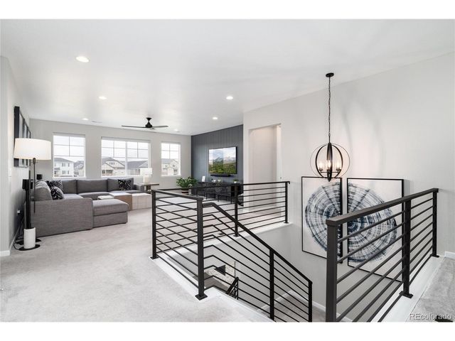 27794 E Davies Dr, Aurora, CO 80016