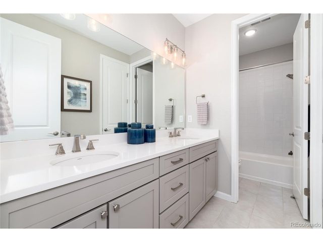 27794 E Davies Dr, Aurora, CO 80016