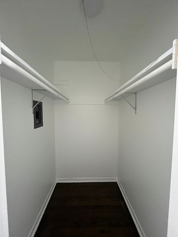 10430 Michael Todd Terrace 1N, Glenview, IL 60025