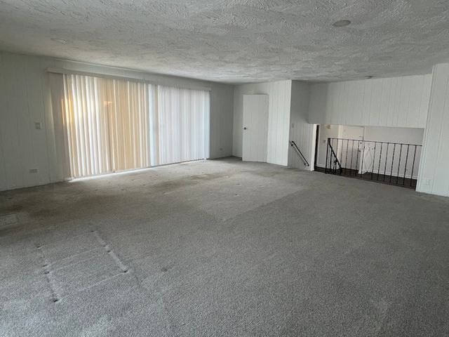 10430 Michael Todd Terrace 1N, Glenview, IL 60025