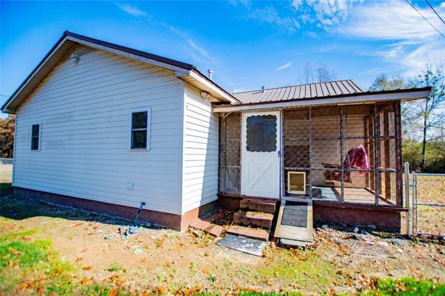 14 Cole Lake Road, Carrollton, GA 30117