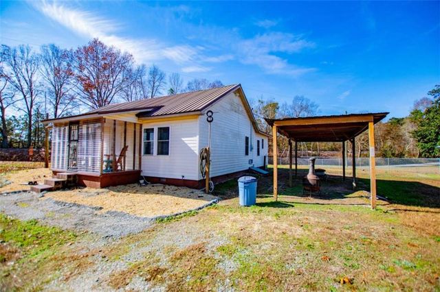 14 Cole Lake Road, Carrollton, GA 30117