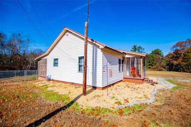 14 Cole Lake Road, Carrollton, GA 30117