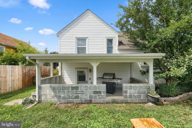 724 VILLAGE RD, York, PA 17404