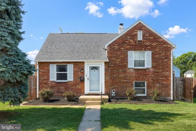 724 VILLAGE RD, York, PA 17404