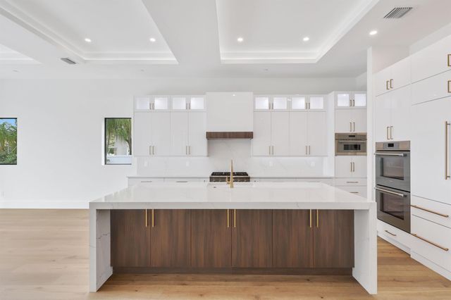 1211 Gulfstream Way, Singer Island, FL 33404