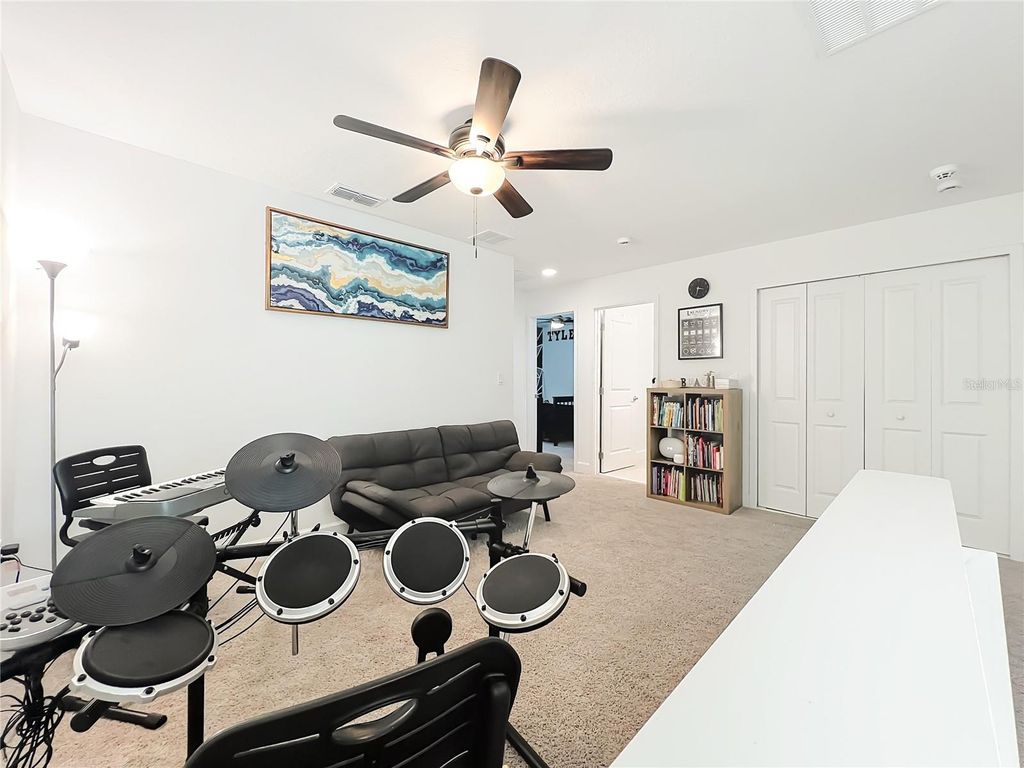 Image 23 of property listing at 1371 CAPTIVA COVE, Sanford, FL 32771