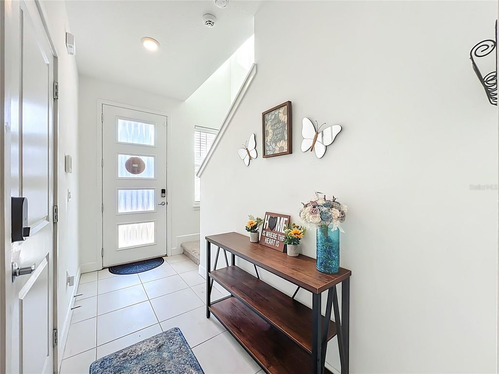 Image 4 of property listing at 1371 CAPTIVA COVE, Sanford, FL 32771