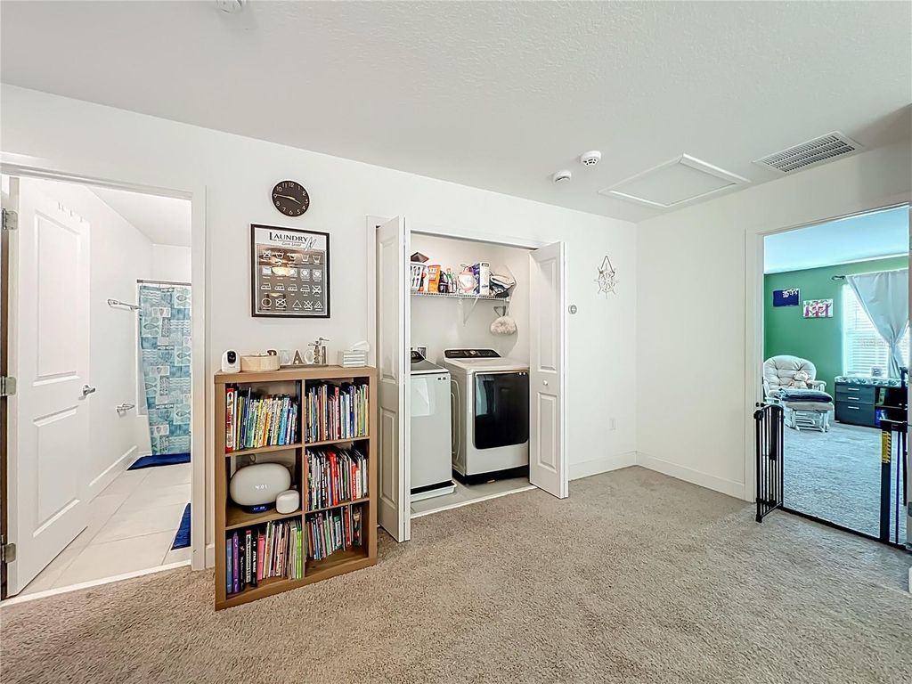 Image 43 of property listing at 1371 CAPTIVA COVE, Sanford, FL 32771