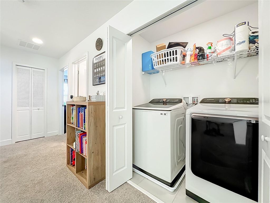 Image 45 of property listing at 1371 CAPTIVA COVE, Sanford, FL 32771