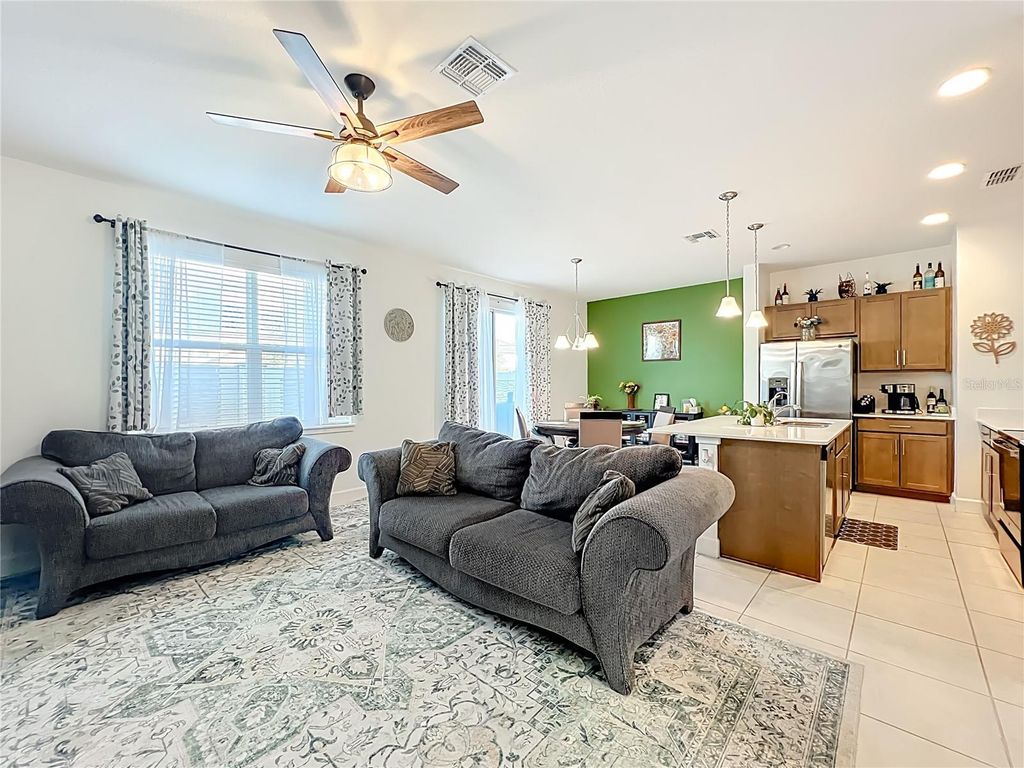 Image 6 of property listing at 1371 CAPTIVA COVE, Sanford, FL 32771